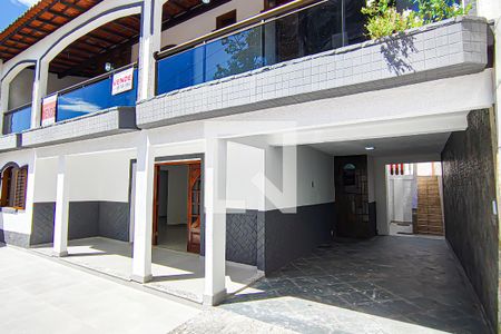 Casa à venda com 300m², 3 quartos e 4 vagasfrente da casa - garagem