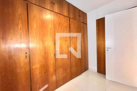 Apartamento à venda com 83m², 4 quartos e 2 vagasQuarto 2