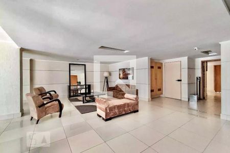 Apartamento à venda com 83m², 4 quartos e 2 vagasHall social