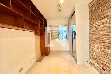 Apartamento à venda com 83m², 4 quartos e 2 vagasQuarto 3