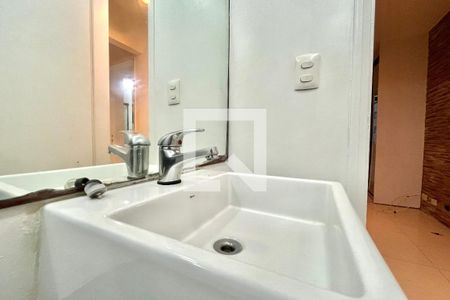 Apartamento à venda com 83m², 4 quartos e 2 vagasBanheiro Social