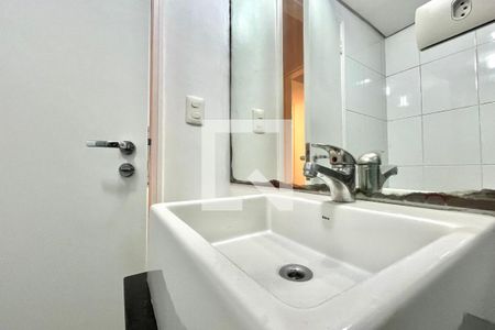 Apartamento à venda com 83m², 4 quartos e 2 vagasBanheiro da Suíte