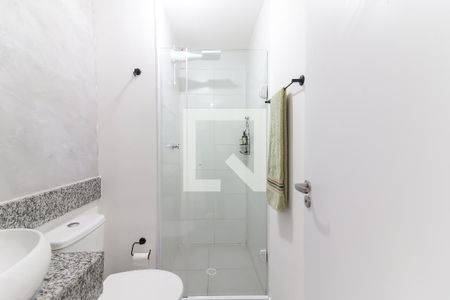 Banheiro de apartamento para alugar com 2 quartos, 38m² em Vila Gomes, São Paulo