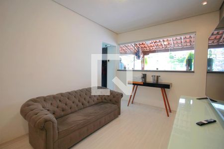 Sala de apartamento à venda com 3 quartos, 110m² em Padre Eustáquio, Belo Horizonte