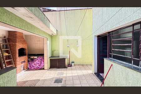 Casa à venda com 250m², 3 quartos e 2 vagas Casa à venda com 250m², 3 quartos e 2 vagasÁrea de Serviço - Quintal