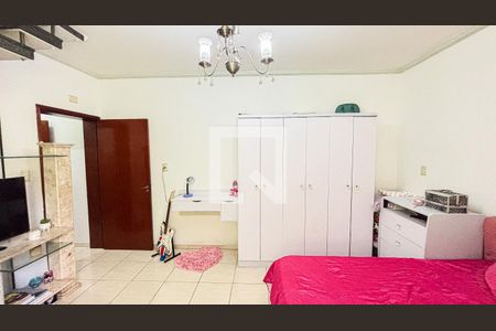 Casa à venda com 250m², 3 quartos e 2 vagas Casa à venda com 250m², 3 quartos e 2 vagasSala de Jantar