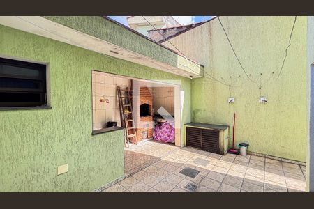 Casa à venda com 250m², 3 quartos e 2 vagas Casa à venda com 250m², 3 quartos e 2 vagasÁrea de Serviço - Quintal