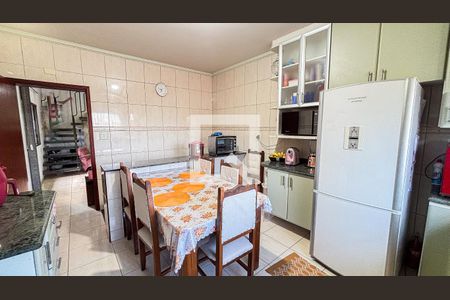 Casa à venda com 250m², 3 quartos e 2 vagas Casa à venda com 250m², 3 quartos e 2 vagasCozinha