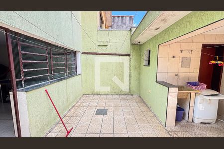 Casa à venda com 250m², 3 quartos e 2 vagas Casa à venda com 250m², 3 quartos e 2 vagasÁrea de Serviço - Quintal
