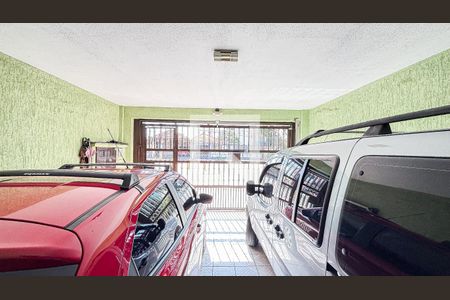 Casa à venda com 250m², 3 quartos e 2 vagas Casa à venda com 250m², 3 quartos e 2 vagasGaragem