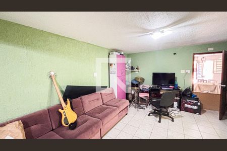 Casa à venda com 250m², 3 quartos e 2 vagas Casa à venda com 250m², 3 quartos e 2 vagasPorão