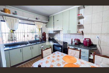 Casa à venda com 250m², 3 quartos e 2 vagas Casa à venda com 250m², 3 quartos e 2 vagasCozinha