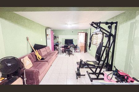 Casa à venda com 250m², 3 quartos e 2 vagas Casa à venda com 250m², 3 quartos e 2 vagasPorão