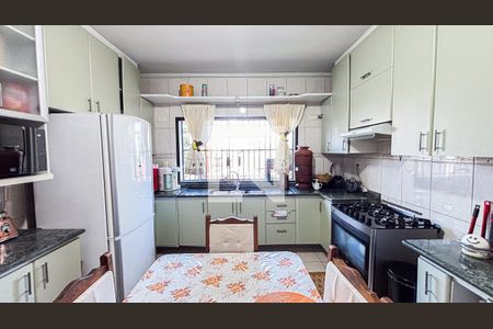 Casa à venda com 250m², 3 quartos e 2 vagas Casa à venda com 250m², 3 quartos e 2 vagasCozinha