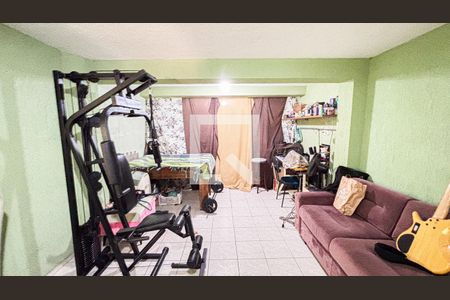 Casa à venda com 250m², 3 quartos e 2 vagas Casa à venda com 250m², 3 quartos e 2 vagasPorão