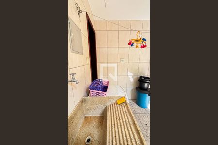 Casa à venda com 250m², 3 quartos e 2 vagas Casa à venda com 250m², 3 quartos e 2 vagasÁrea de Serviço - Quintal