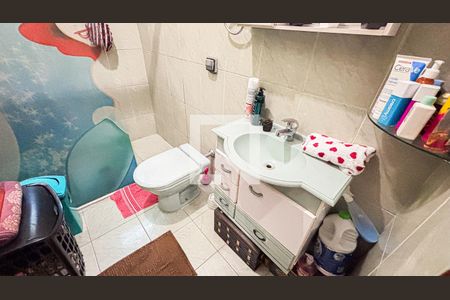 Casa à venda com 250m², 3 quartos e 2 vagas Casa à venda com 250m², 3 quartos e 2 vagasBanheiro