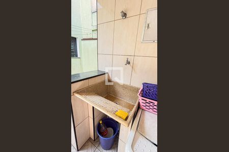 Casa à venda com 250m², 3 quartos e 2 vagas Casa à venda com 250m², 3 quartos e 2 vagasÁrea de Serviço - Quintal