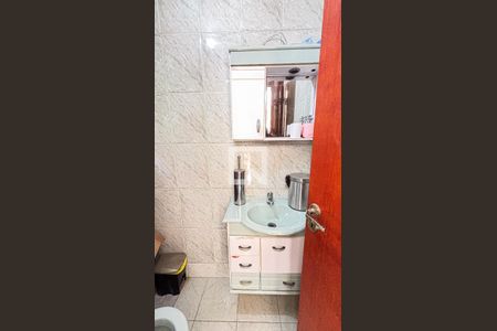 Casa à venda com 250m², 3 quartos e 2 vagas Casa à venda com 250m², 3 quartos e 2 vagasÁrea de Serviço - Banheiro