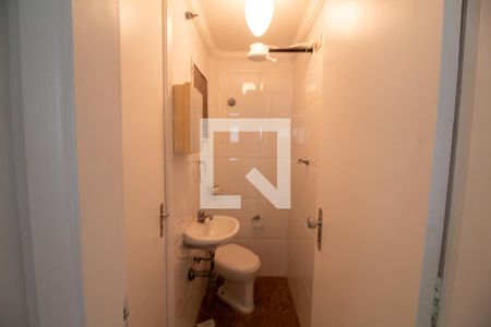 Apartamento para alugar com 145m², 4 quartos e 2 vagas Apartamento para alugar com 145m², 4 quartos e 2 vagasBanheiro de Serviço