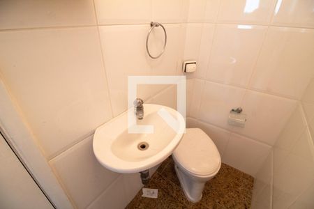 Apartamento para alugar com 145m², 4 quartos e 2 vagas Apartamento para alugar com 145m², 4 quartos e 2 vagasBanheiro de Serviço
