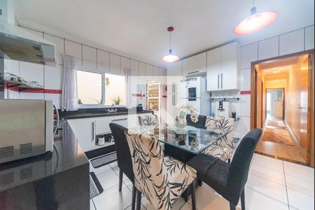 Apartamento à venda com 90m², 3 quartos e 2 vagasCozinha