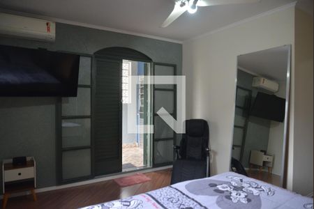 Casa à venda com 215m², 4 quartos e 2 vagasQuarto Suíte