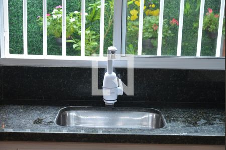 Casa à venda com 215m², 4 quartos e 2 vagasCozinha