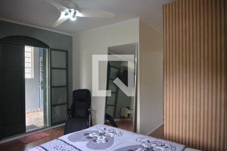 Casa à venda com 215m², 4 quartos e 2 vagasQuarto Suíte