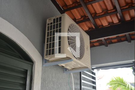 Casa à venda com 215m², 4 quartos e 2 vagasSacada