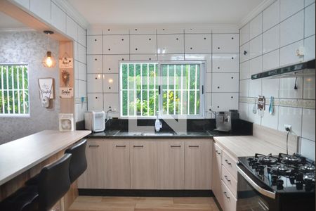 Casa à venda com 215m², 4 quartos e 2 vagasCozinha