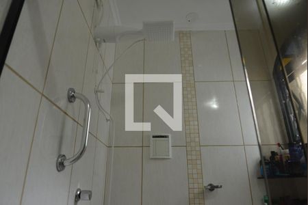 Casa à venda com 215m², 4 quartos e 2 vagasBanheiro da Suíte