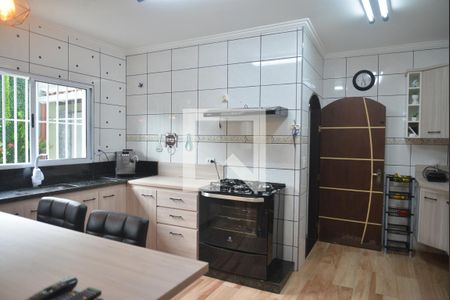 Casa à venda com 215m², 4 quartos e 2 vagasCozinha