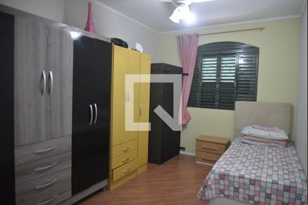 Casa à venda com 215m², 4 quartos e 2 vagasQuarto 2