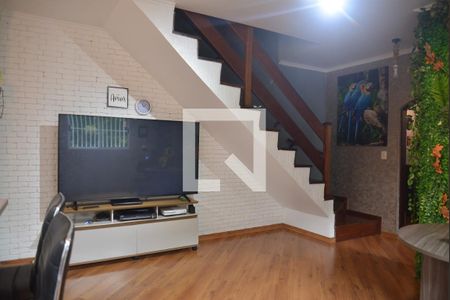 Casa à venda com 215m², 4 quartos e 2 vagasSala