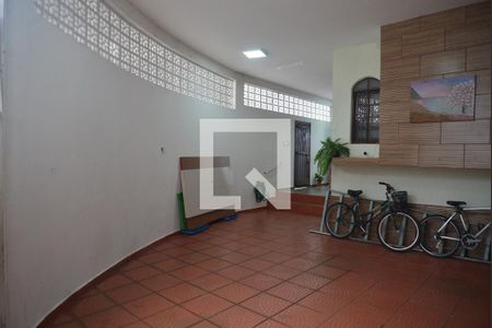 Casa à venda com 215m², 4 quartos e 2 vagasÁrea comum