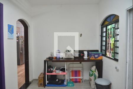 Casa à venda com 215m², 4 quartos e 2 vagasQuarto de Serviço