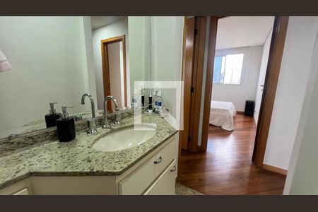 Apartamento à venda com 140m², 4 quartos e 2 vagasbanheiro 1