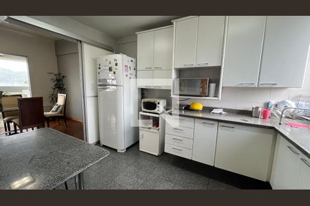 Apartamento à venda com 140m², 4 quartos e 2 vagasCozinha