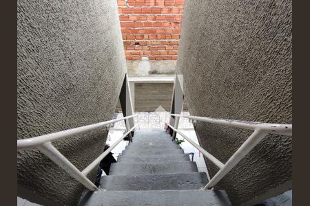 Casa de condomínio para alugar com 40m², 1 quarto e sem vaga Casa de condomínio para alugar com 40m², 1 quarto e sem vagaEscada