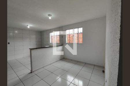 Casa de condomínio para alugar com 40m², 1 quarto e sem vaga Casa de condomínio para alugar com 40m², 1 quarto e sem vagaSala