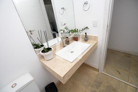 Casa de condomínio à venda com 500m², 4 quartos e 3 vagas Casa de condomínio à venda com 500m², 4 quartos e 3 vagasLavabo