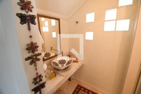 Casa de condomínio à venda com 500m², 3 quartos e 4 vagasLavabo