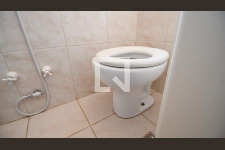 Casa de condomínio à venda com 500m², 3 quartos e 4 vagasBanheiro 2