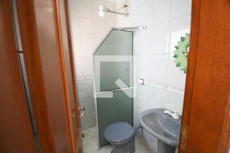 Casa de condomínio à venda com 500m², 3 quartos e 4 vagasBanheiro de serviço