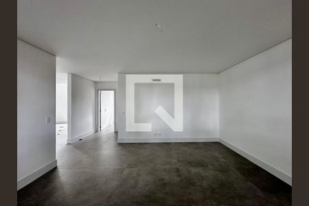 Sala de casa de condomínio à venda com 4 quartos, 812m² em Jardim Cordeiro, São Paulo