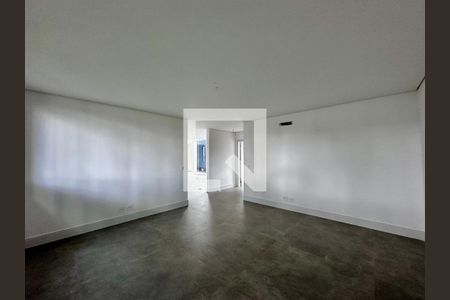 Sala de casa de condomínio à venda com 4 quartos, 812m² em Jardim Cordeiro, São Paulo