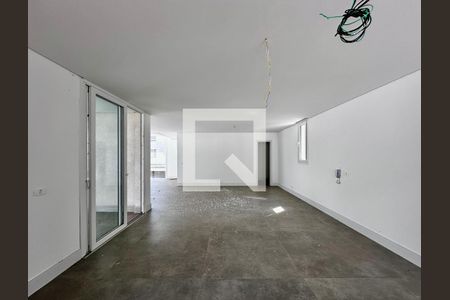 Casa à venda com 712m², 4 quartos e 4 vagas Casa à venda com 712m², 4 quartos e 4 vagasCozinha