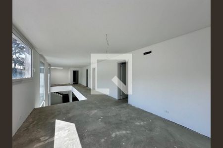 Casa à venda com 712m², 4 quartos e 4 vagas Casa à venda com 712m², 4 quartos e 4 vagasSala Íntima