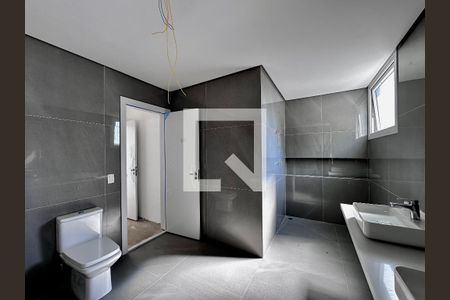 Casa à venda com 712m², 4 quartos e 4 vagas Casa à venda com 712m², 4 quartos e 4 vagasBanheiro Suíte 4